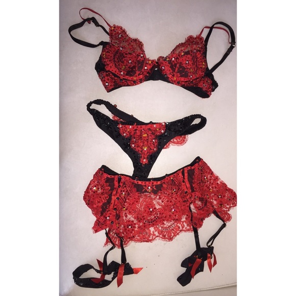 Agent Provocateur Soiree Lingerie Set - Picture 4 of 7